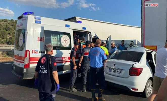 Gaziantep'te otomobil tıra çarptı: Bir ölü 2'si ağır 6 yaralı