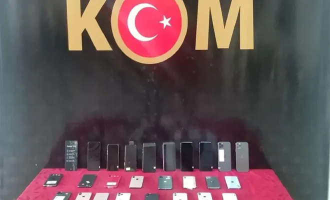 Gaziantep’te gümrük kaçağı telefonları ele geçirildi