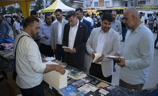 HÜDA PAR Gaziantep İl Başkanlığından Umut Kervanının düzenlediği kermese ziyaret