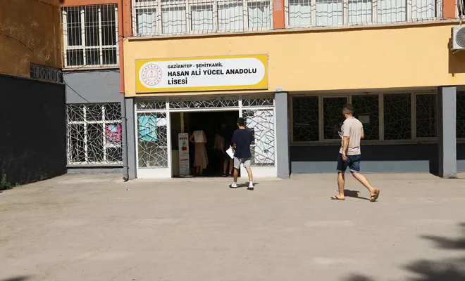 Gaziantep'te memur adayları KPSS genel yetenek ve genel kültür oturumuna girdi