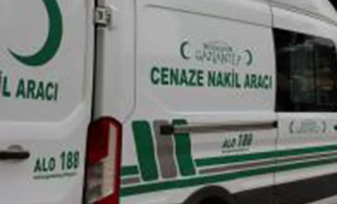 Kamyonetin altında kalan çocuk hayatını kaybetti