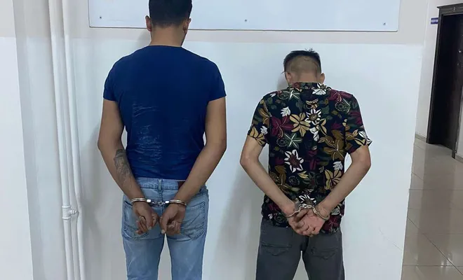 Şüphelenilerek durdurulan şahısların üzerinde uyuşturucu madde ve ruhsatsız tabanca ele geçirildi