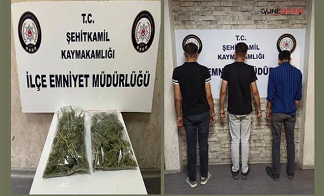 Durdurulan şahısların üzerinde esrar çıktı