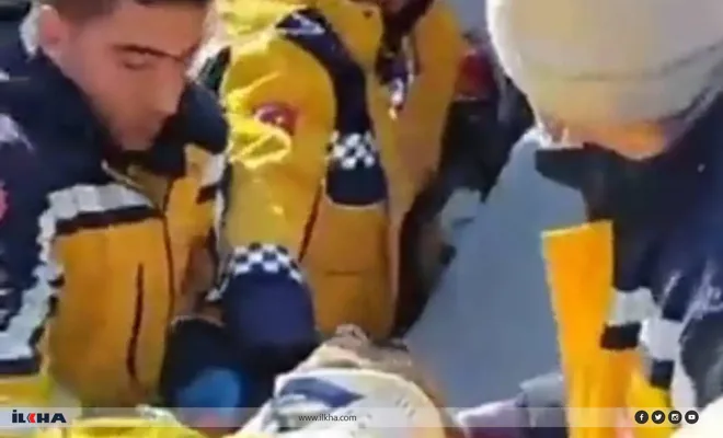 Depremin 129'ncu saatinde beş kişi enkazdan kurtarıldı