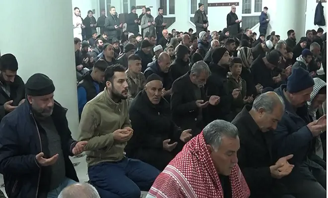 Gaziantep'te Miraç Kandili'nde depremzedelere dua edildi