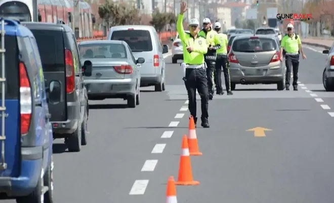 Gürültü yaparak çevreye rahatsızlık veren araç sürücülerine ceza