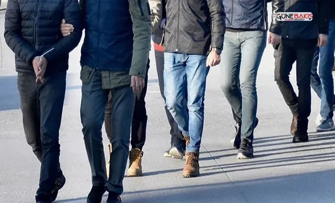 4 ilde düzensiz göçmen kaçakçılarına operasyon: 22 gözaltı