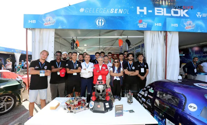 GAÜN Rektörü Özaydın TEKNOFEST’te öğrencilerle buluştu