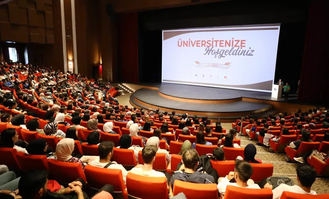 GAÜN’de yeni dönem için öğrencilere kapsamlı tanıtım ve bilgilendirme semineri verildi