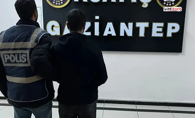 Hırsızlık suçundan araması bulunan 2 kişi yakalandı
