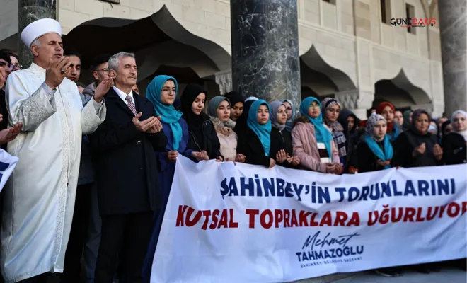 Şahinbey Belediyesi 177 öğrenciyi umreye uğurladı