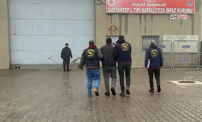 Uyuşturucu satmaktan 20 yıl cezası bulunan şahıs yakalandı