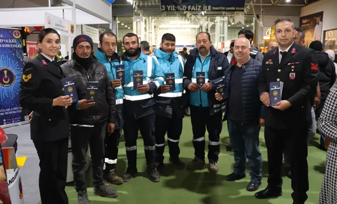 Jandarma, GAPTARIM Fuarında Vatandaşları Bilgilendirdi