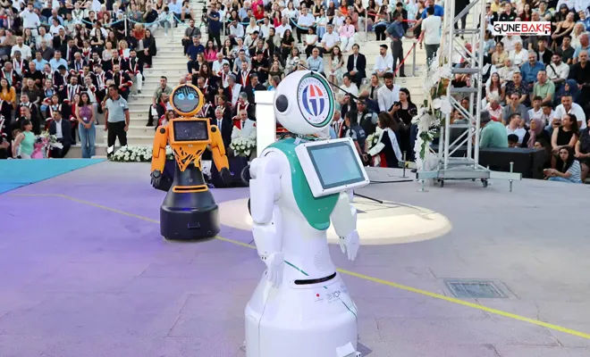 Türkiye'nin ilk yapay zeka destekli mezuniyet töreni gerçekleştirildi  