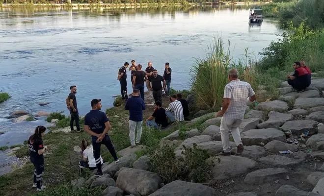 Fırat Nehri'nde 16 Yaşındaki Genç Boğularak Hayatını Kaybetti