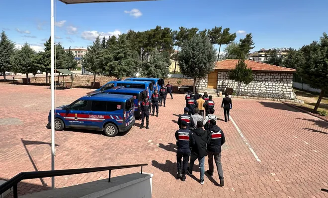Arazi kavgasında 3 kişiyi öldürüp kaçan 10 şüpheli yakalandı