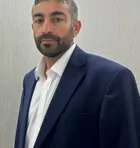 Kâbe’ye giden yol kapıyla değil, dille de kapatılır