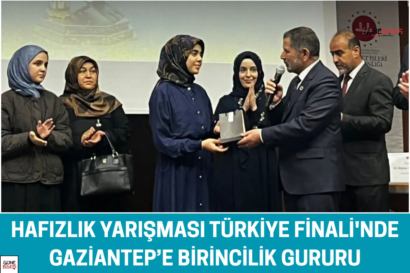 Gaziantep’te TIR ile otomobil çarpıştı: Devrilen direk yolu trafiğe kapattı